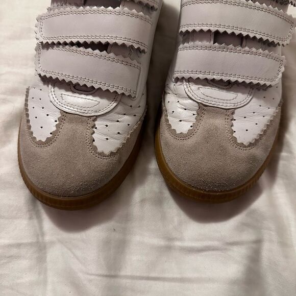 Isabel Marant Beth Perforated Leather Grip-Strap Sneakers - Picture 9 of 10